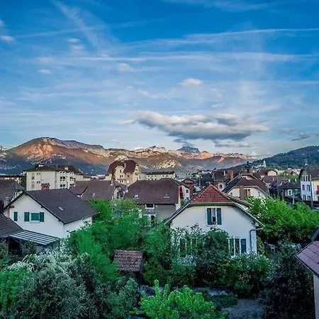 Calme Proche Du Centre Apartamento *